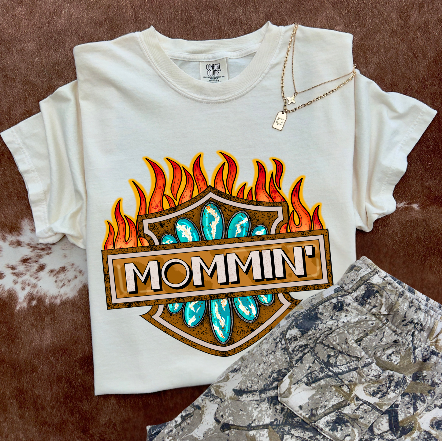 Mommin Tee