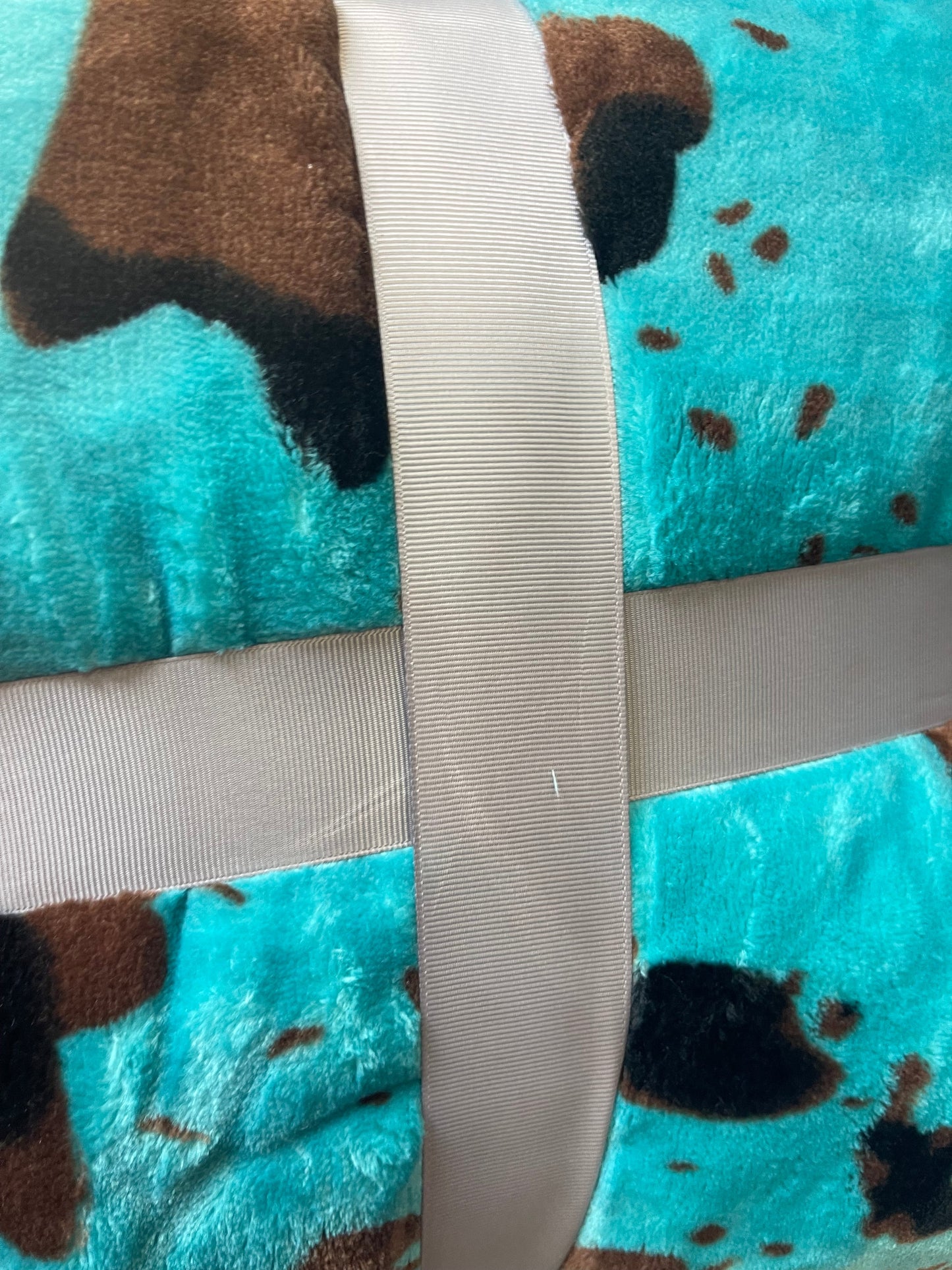 Twin Turquoise Cow Super Plush Blanket