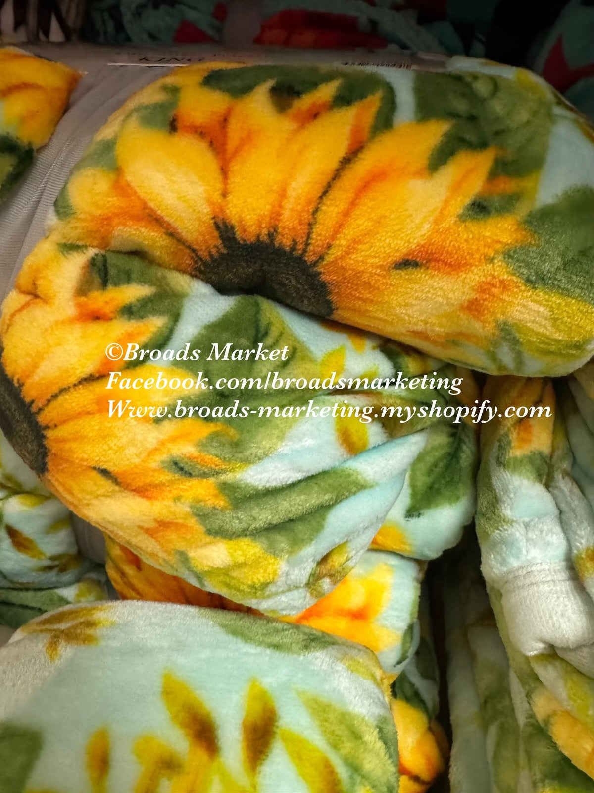 Sunflower Green Super Plush Blanket