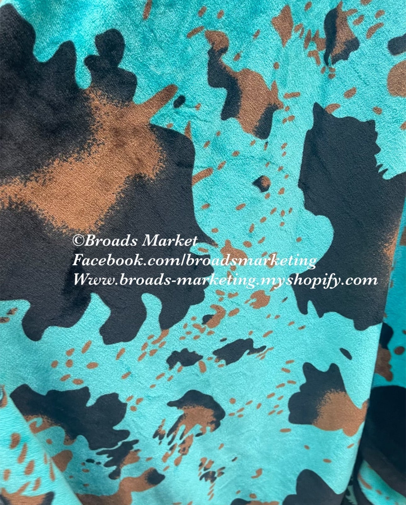 Turquoise Cow Super Plush Blanket