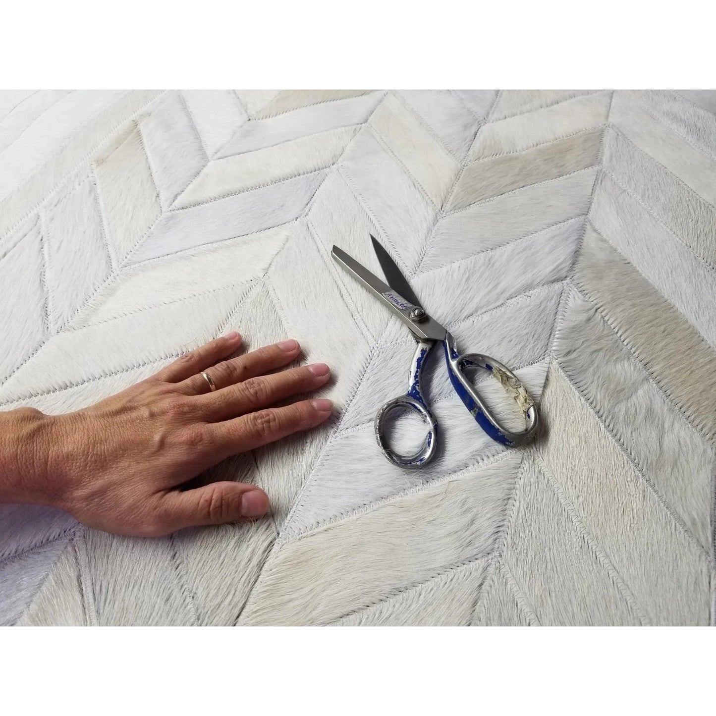 CHEVRON Cowhide Rug