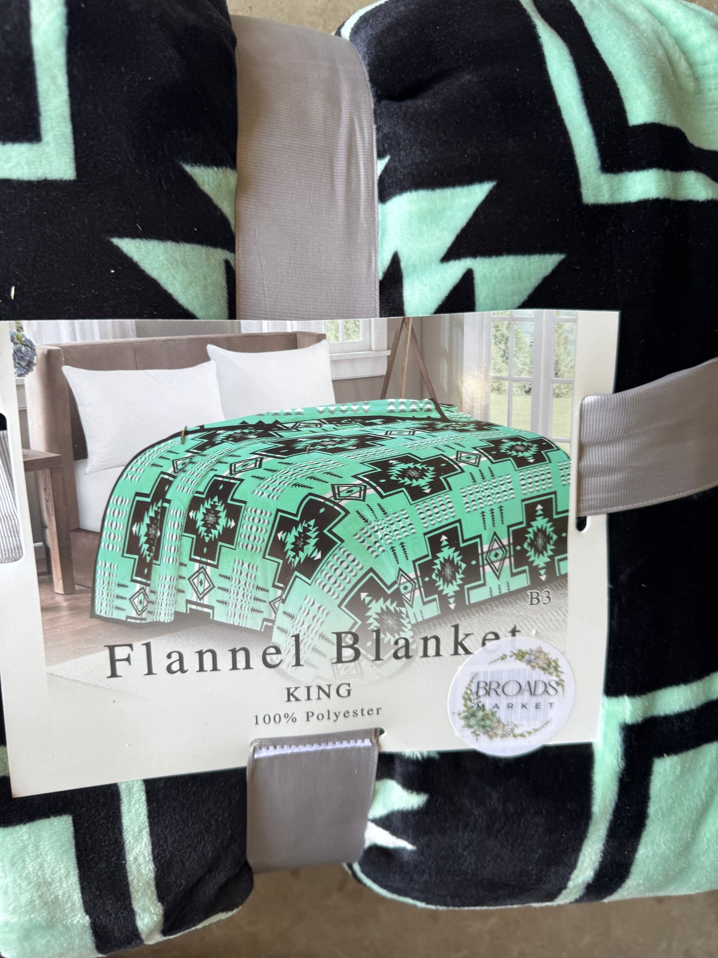Veda Black & Teal Super Plush Blanket