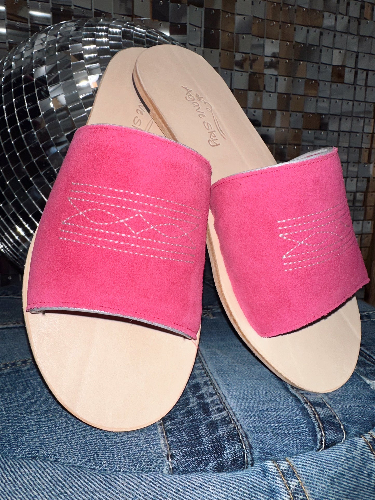The Boot Stitch Pink Rough Out Sandals size 10