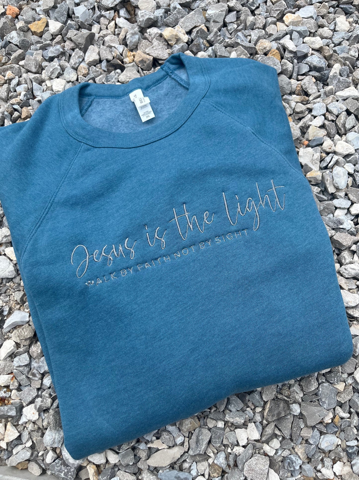 Jesus Light Embroiderd Pullover