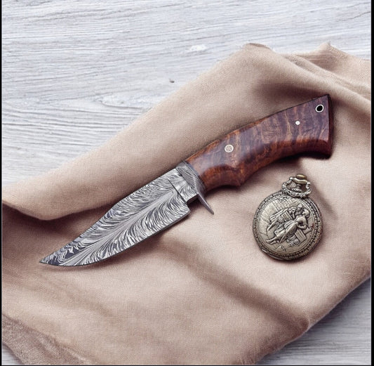 Custom Handmade Damascus Steel Hunting Knife – Rosewood Handle & Leather Sheath