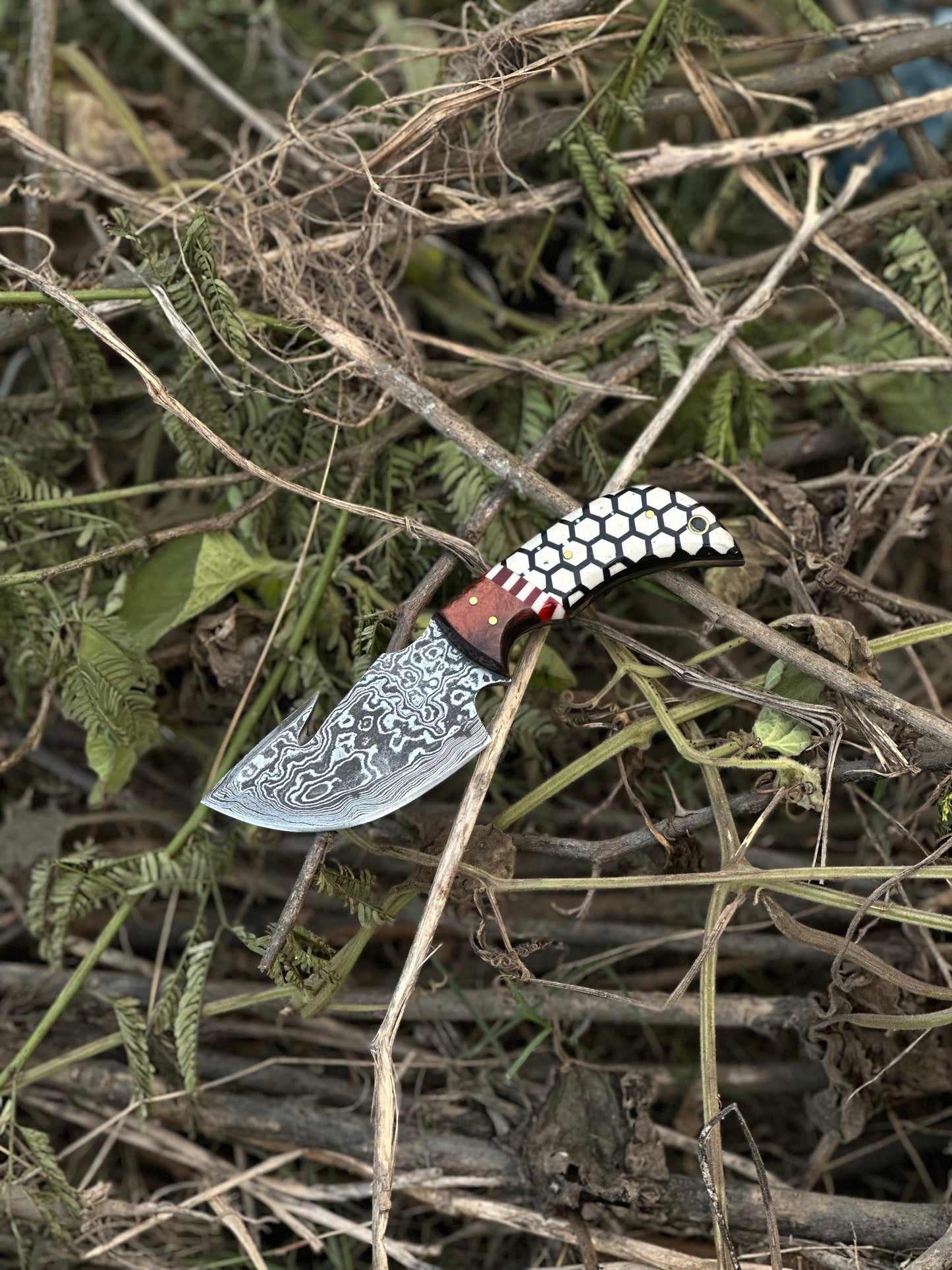 Custom Handmade Damascus Steel Guthook Skinning Knife with Rosewood & Resin Handle - 7.5” with Leather Sheath