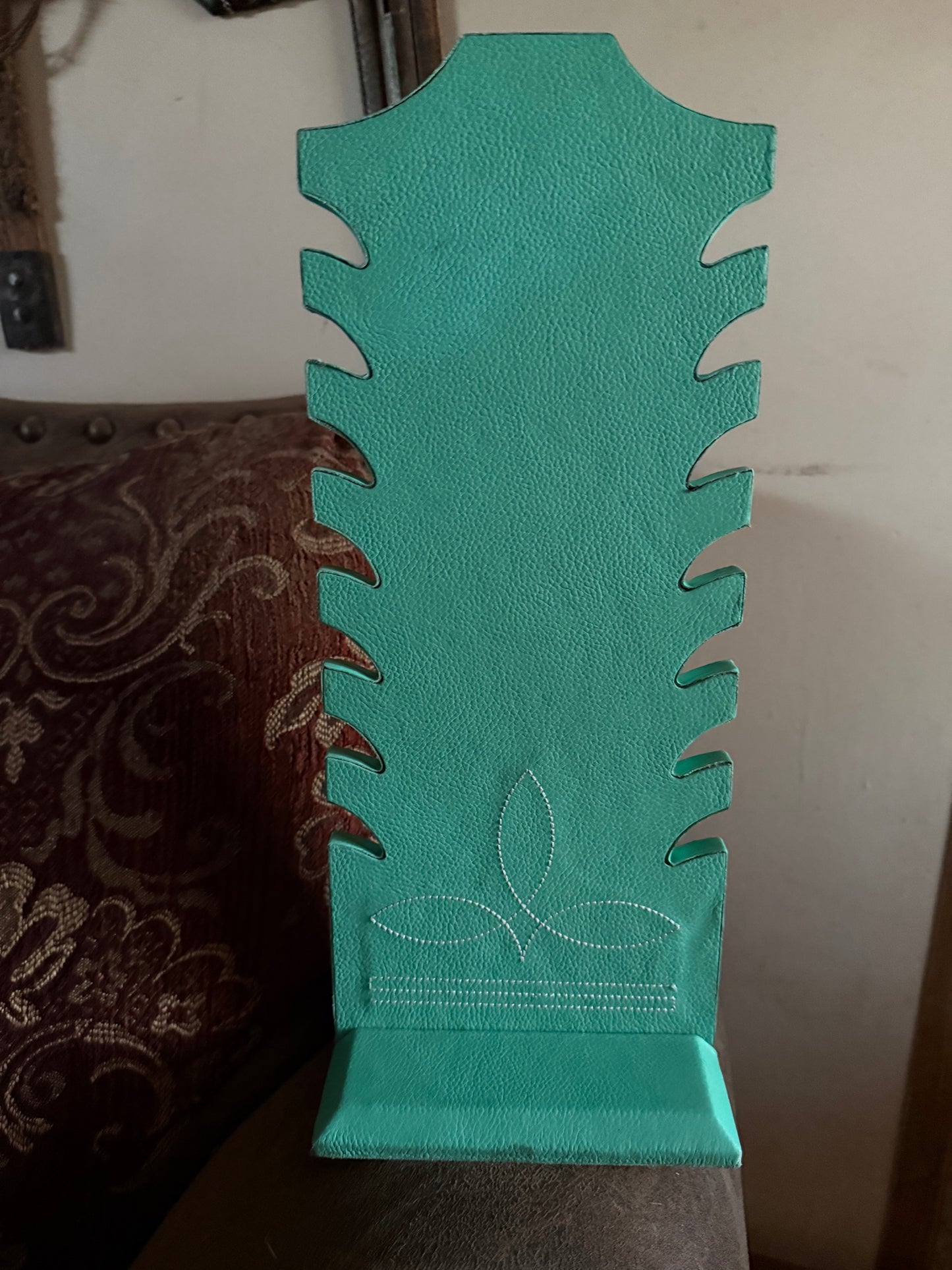 Turquoise Boot stitch 7 necklace holder