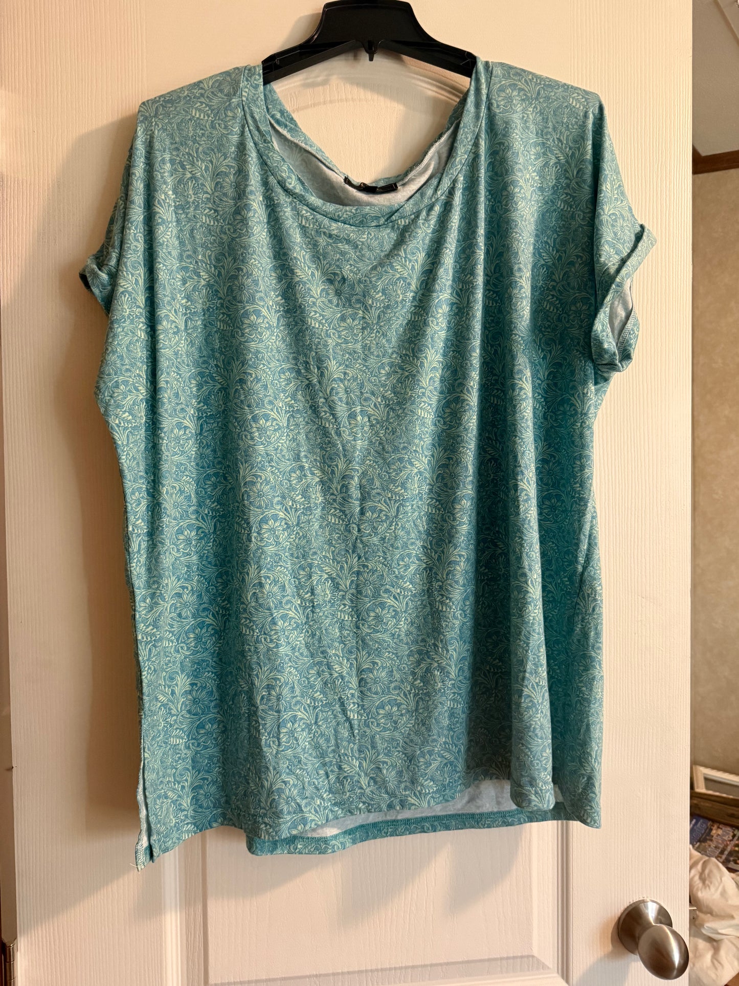 Turquoise tooled top