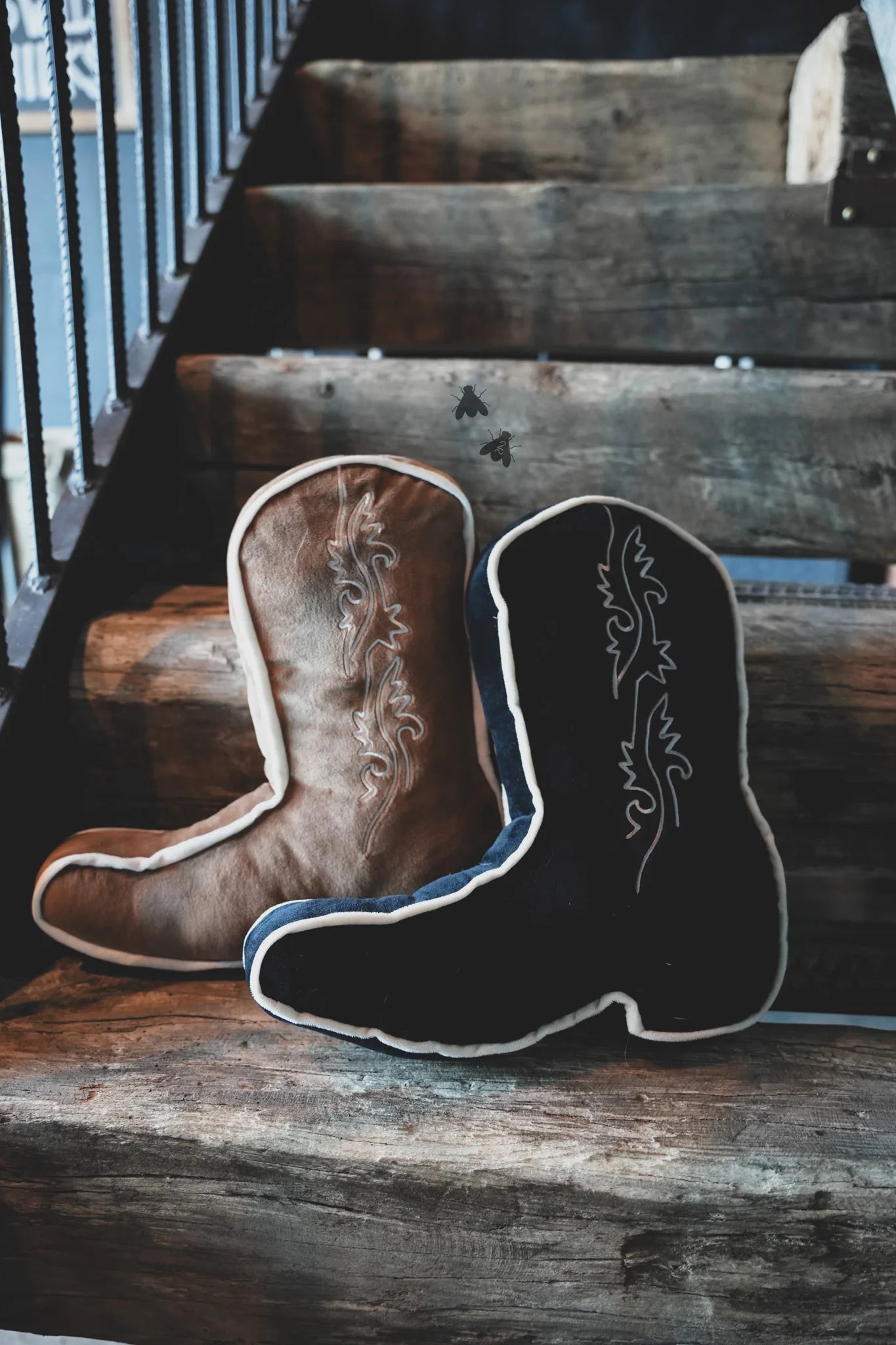 2 Fly Snoozy Boot Pillow * Tan