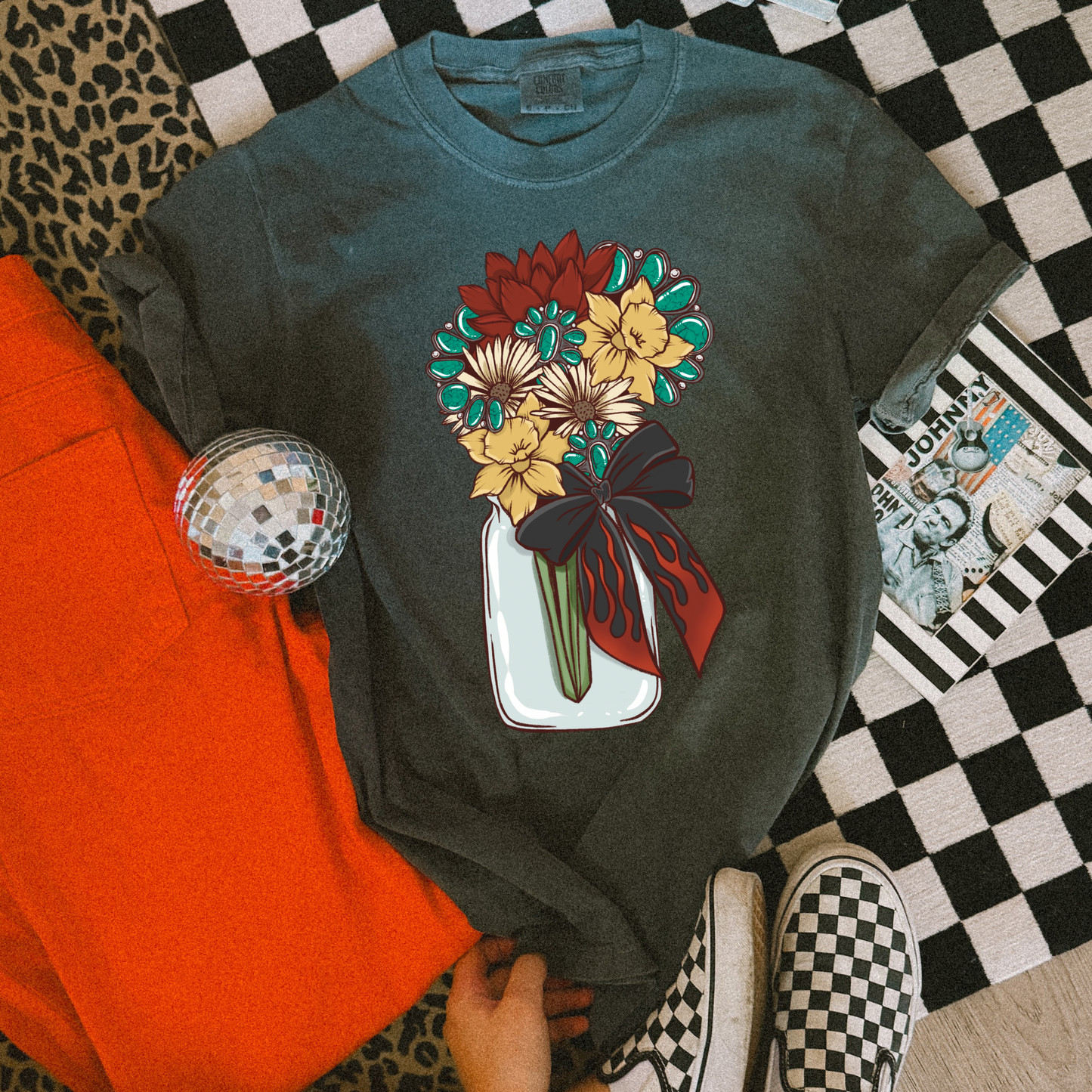 Yallternative Bouquet tee
