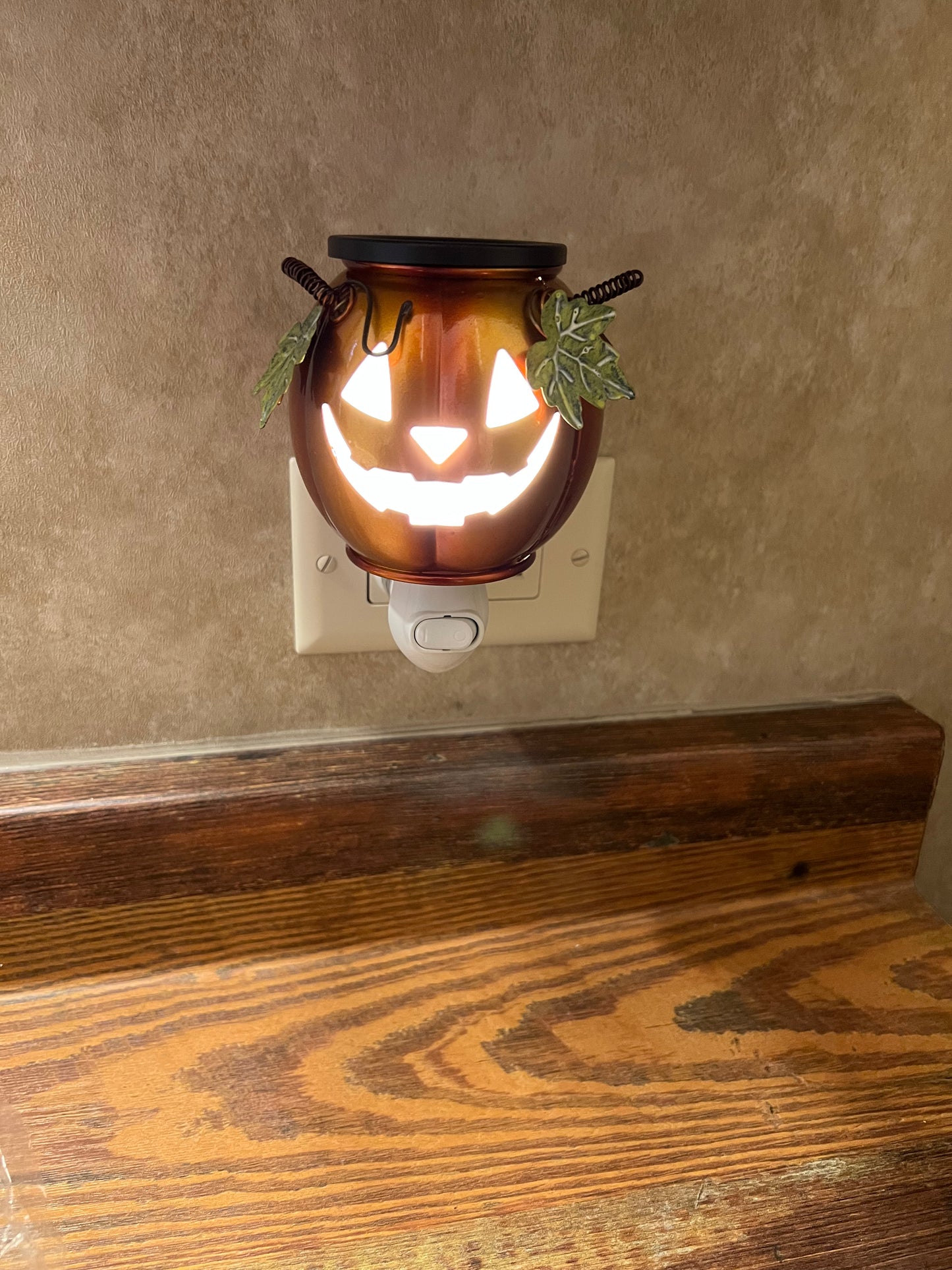 Jack O’ Lantern Plug in Wax Melt warmer