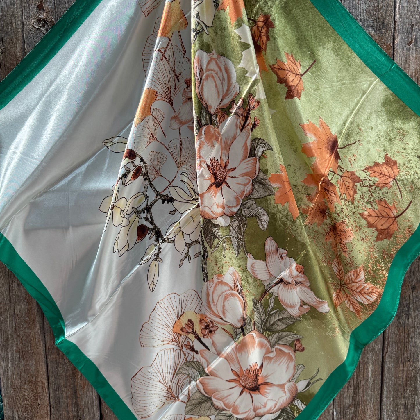 35X35" Green and White Floral Wild Rag / Scarf WR3436