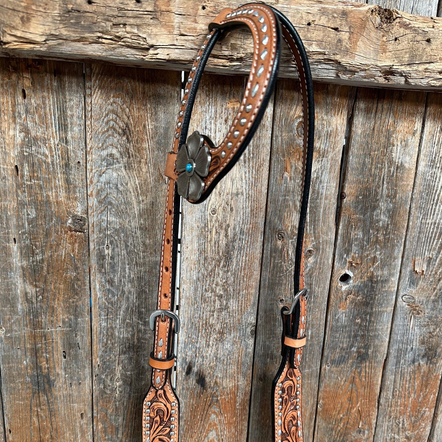 Silver Buckstitch and Flower One Ear / Breastcollar Tack Set #OEBC537