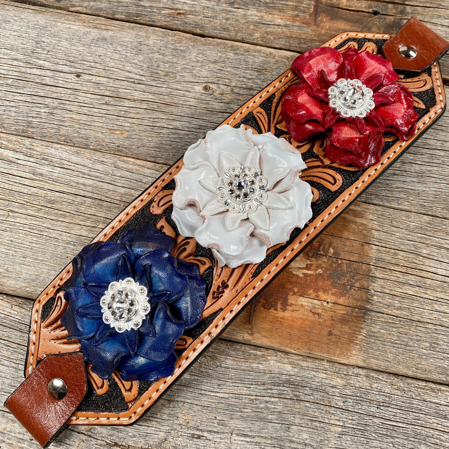 Light Oil Floral Bronc Noseband With Patriotic Flowers