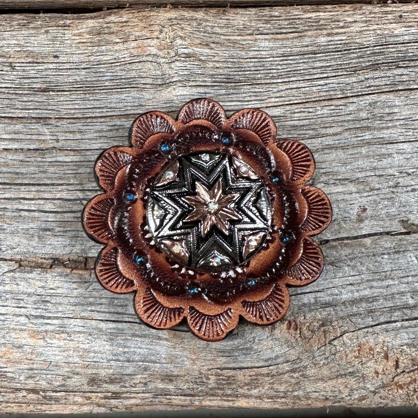Leather Rosette with Starburst Western Concho R111W185S