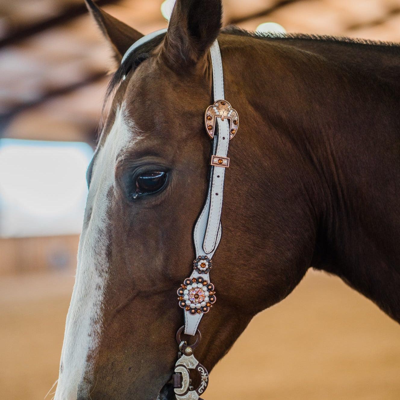 White Pearl One Ear/ Breastcollar Tack Set #OEBC520