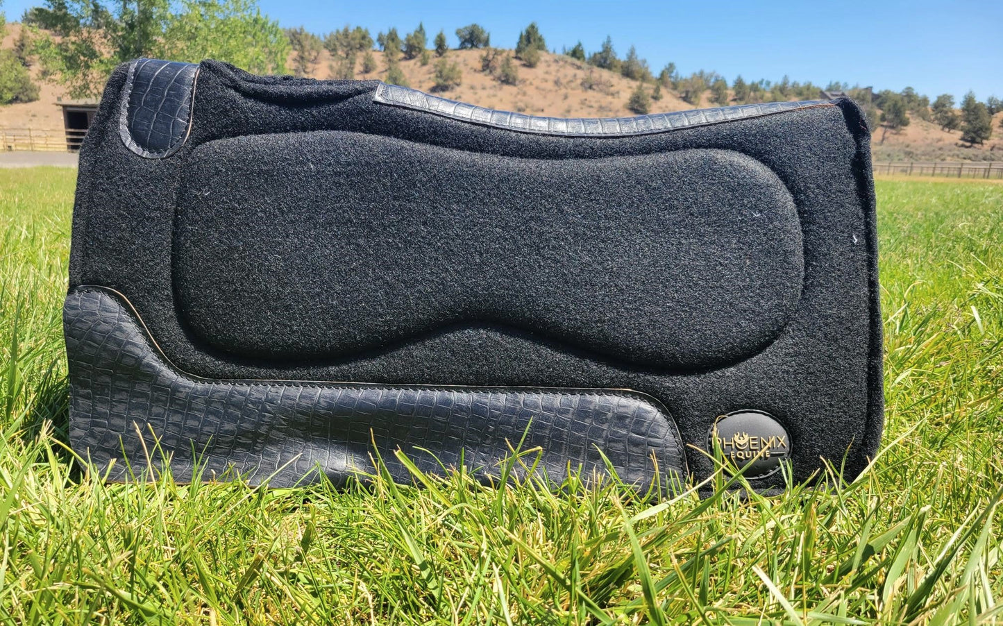 1" thick - 28"Lx30"W - Wool Blend Gel - Black with faux croc