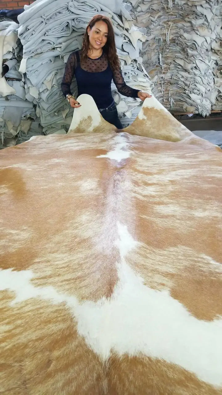 Palomino and White Brazilian Cowhide Rug: LARGE
