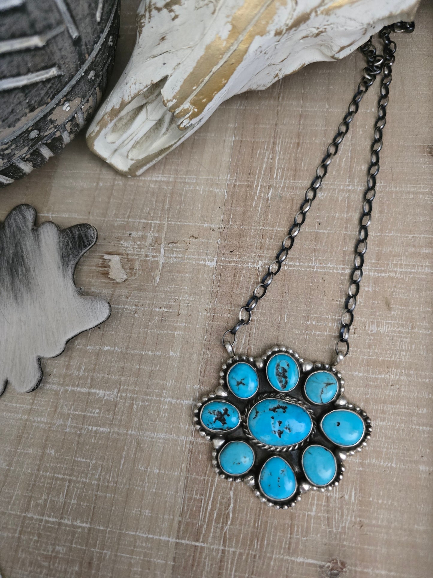 AUGUSTINE LARGO KINGMAN TURQUOISE CLUSTER NECKLACE