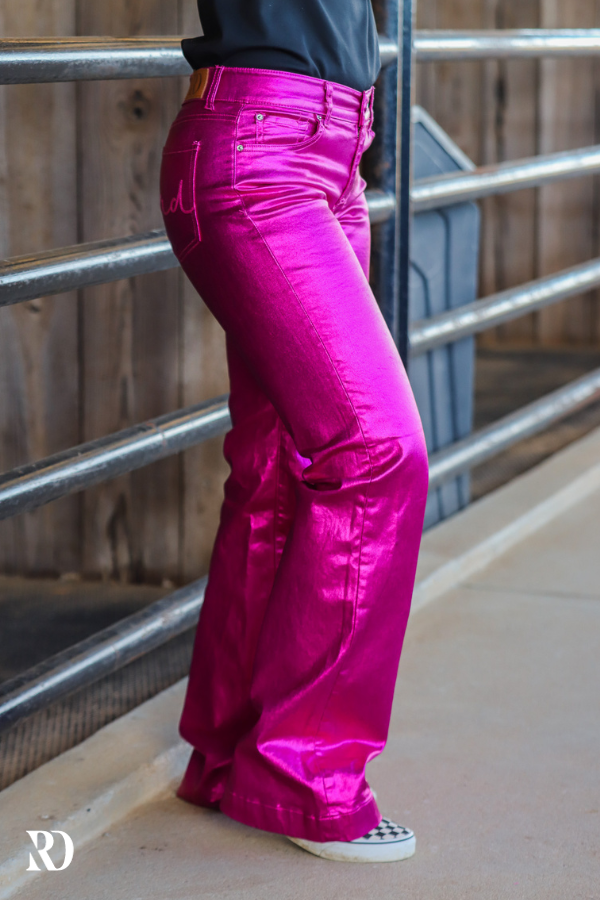 Fuchsia Metallic Trousers With Modern Silhouette For Everyday Wardrobe Essentials Edition