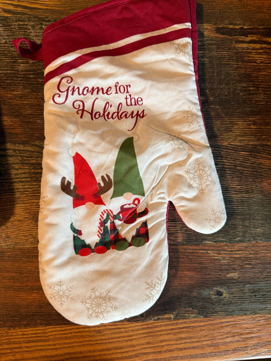 Gnome for Holidays oven mitt