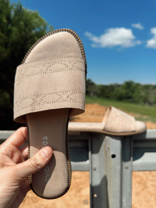 The Boot Stitch Sandal - Nude