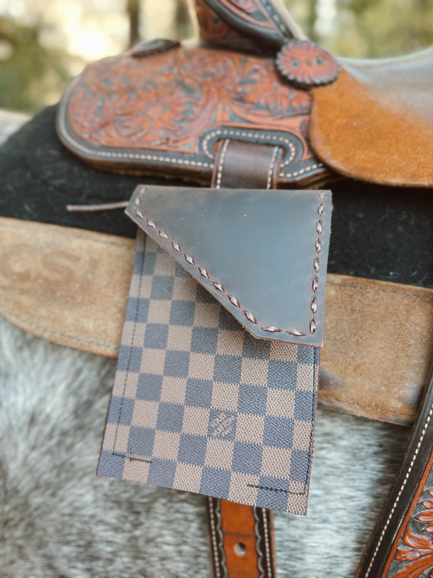 The Luxe Saddle Phone Holder
