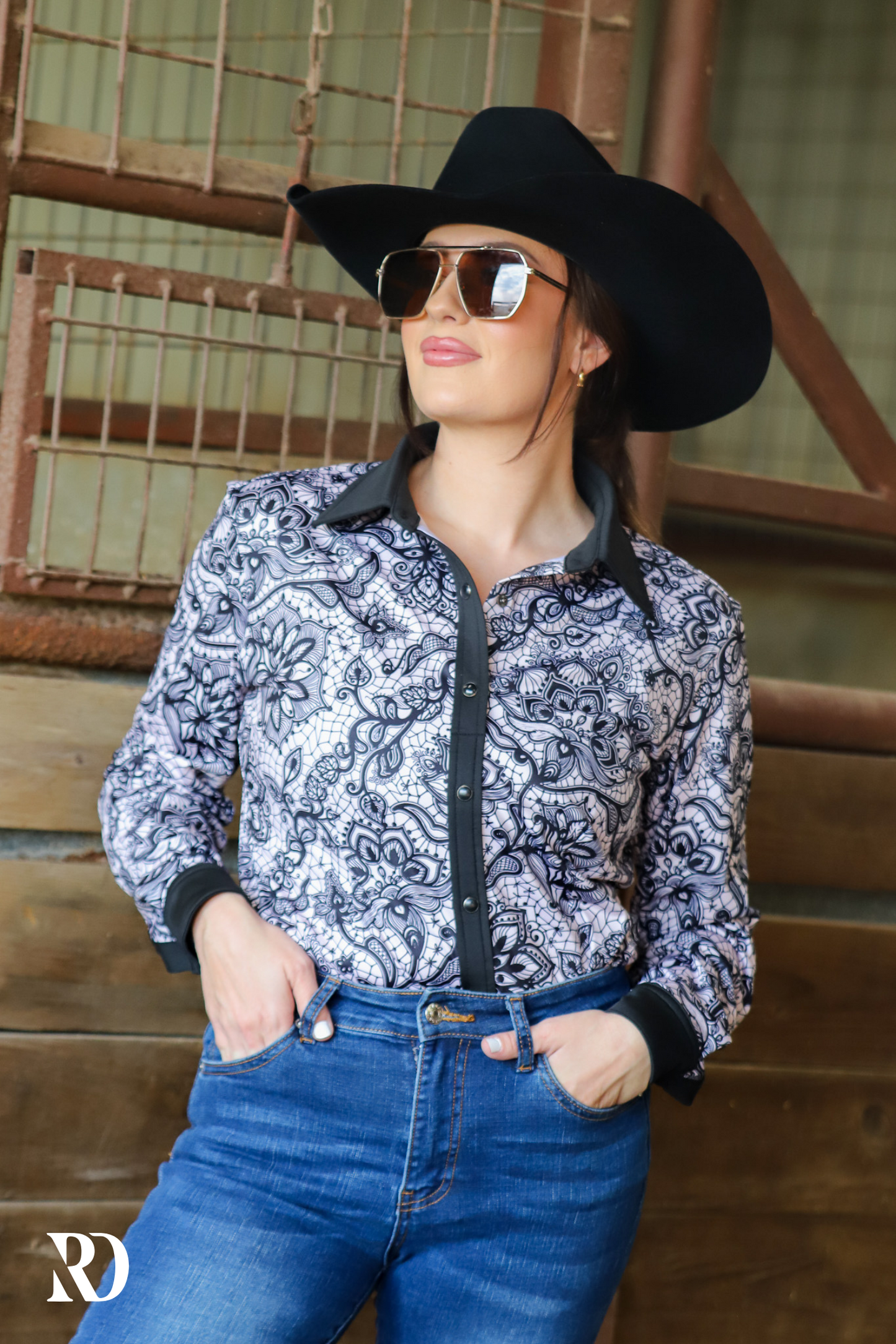 BLACK LACE PERFORMANCE RODEO SHIRT