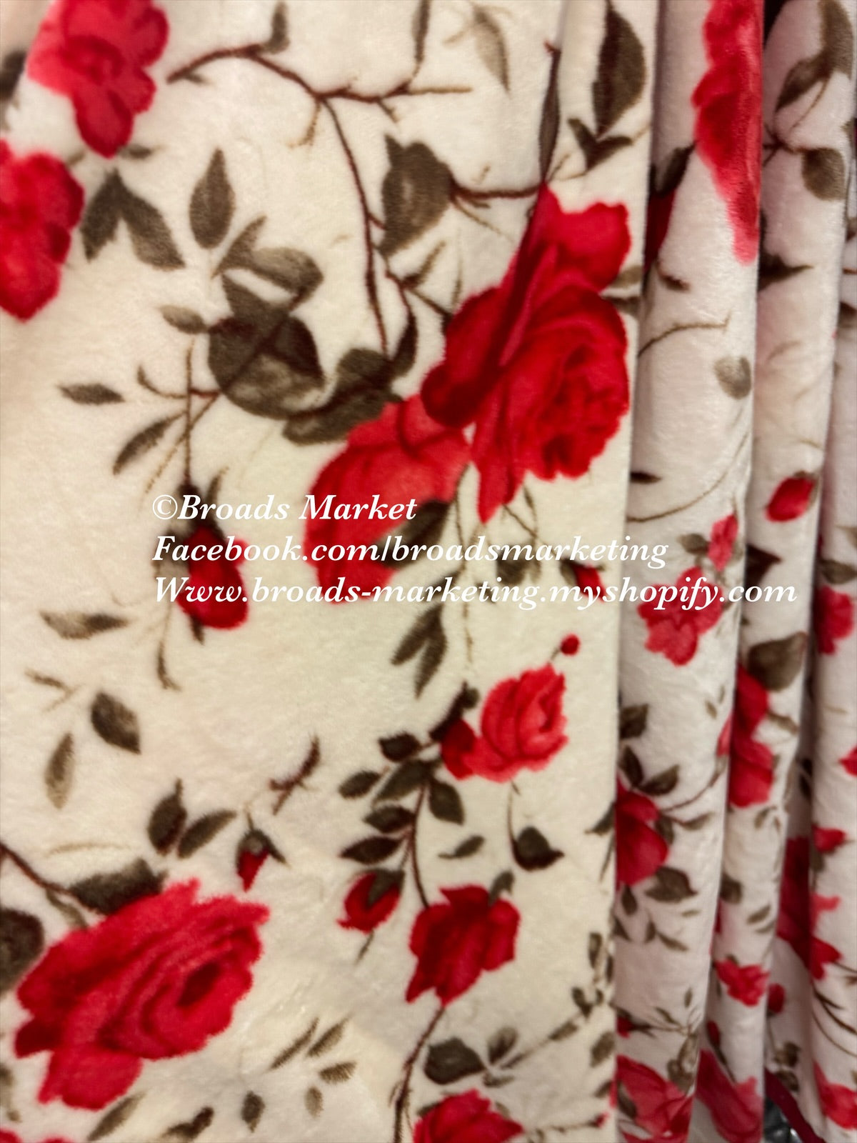 Gloria Knockout Roses Super Plush Blanket