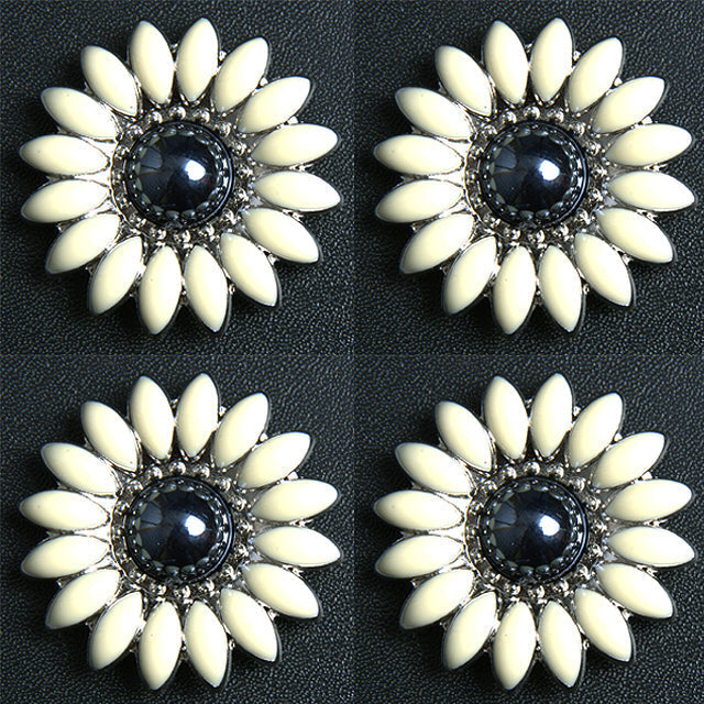 Western Screw Back Concho 1.25 In Black White Floral Silver Saddle