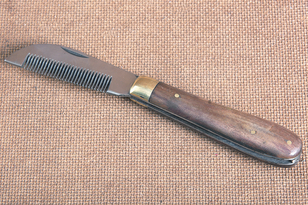 Hilason Western Horse Care Farrier Tool Mane Foldable Thinning Knife Steel Blade