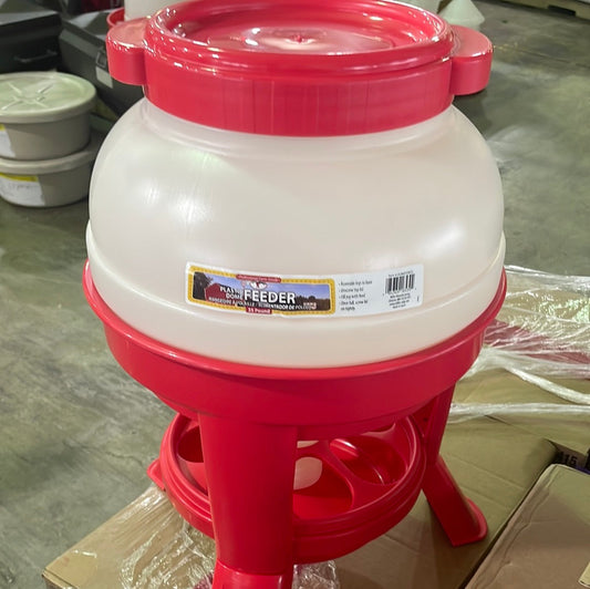 35 LB PLASTIC DOME FEEDER
