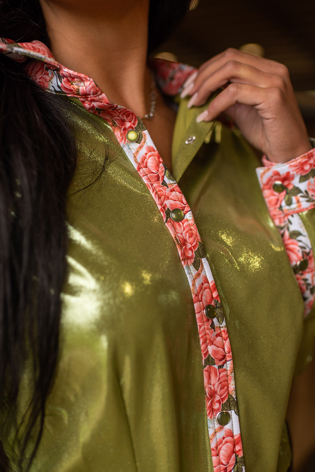 FIRST DATE & OLIVE SPARKLE PERFORMANCE RODEO SHIRT