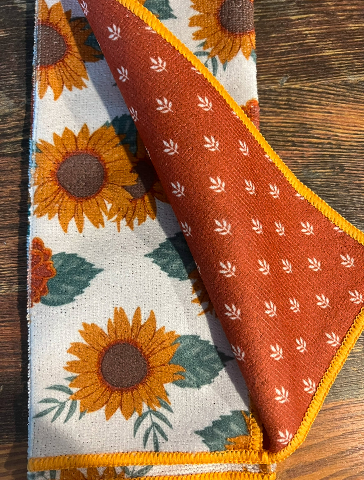 Reversible Microfiber Kitchen Towel - Sunflowers / Wheat