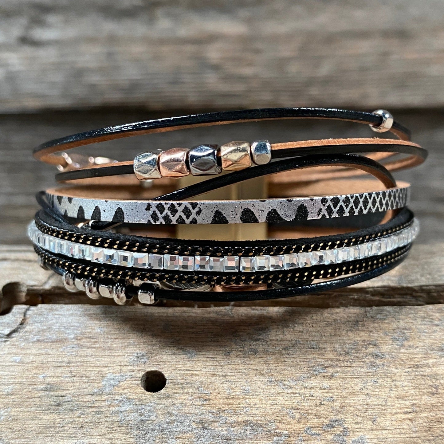 Black Beads Leather Fashion Bracelet XI131