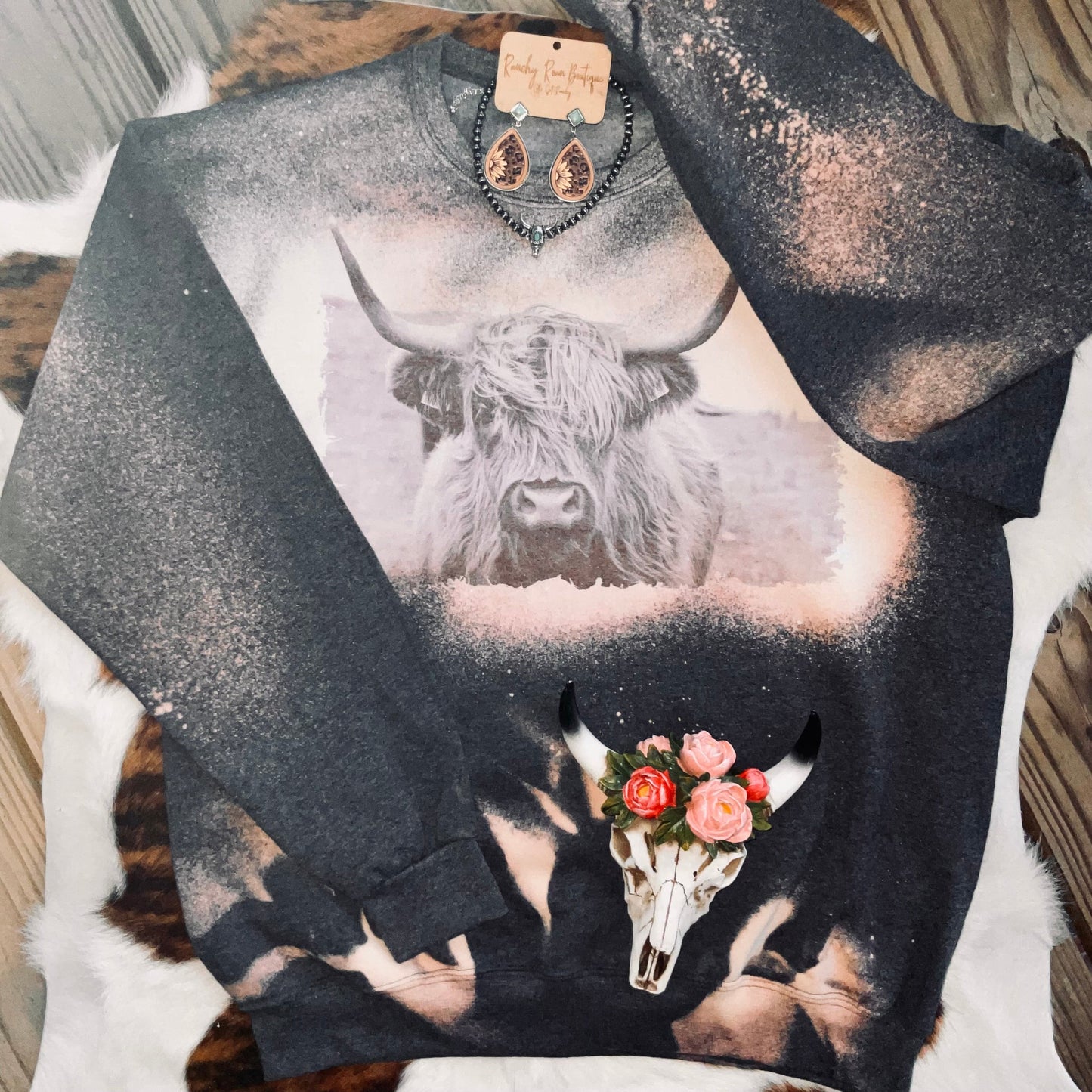 Highland Cow Graphic Sweatshirt