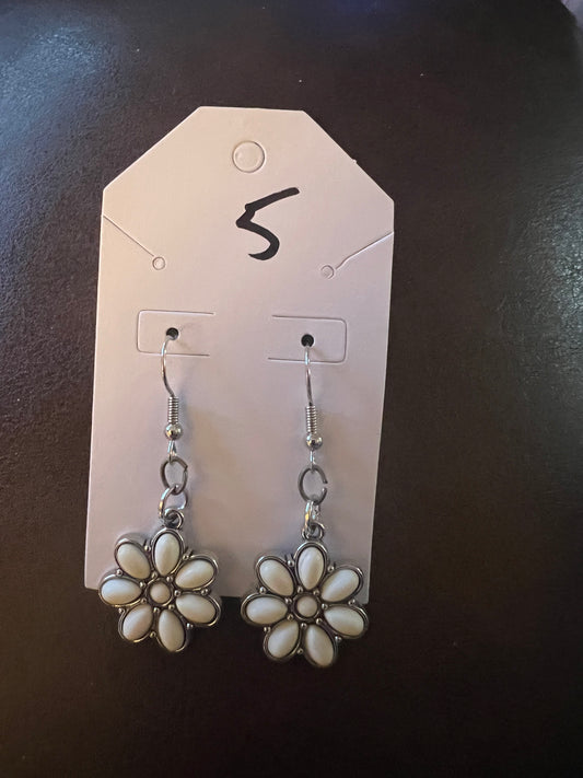 Earrings m