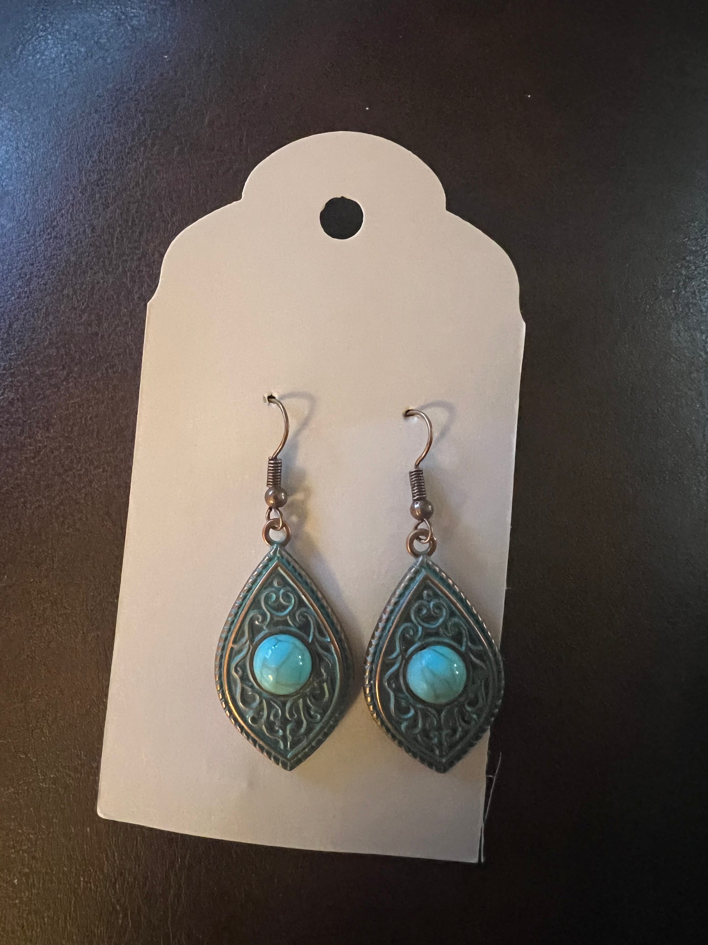Earrings g