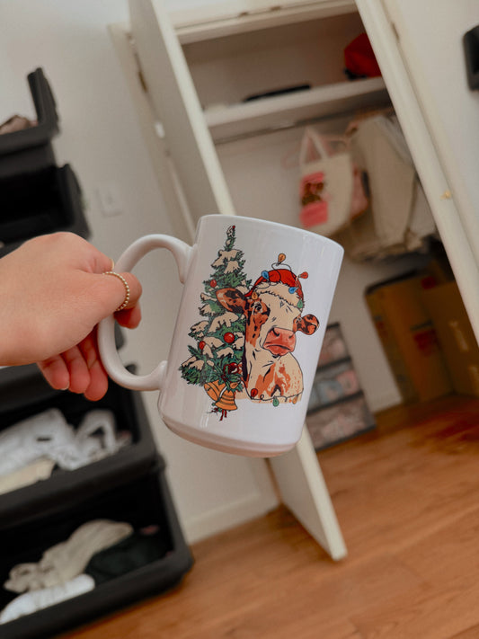 VINTAGE XMAS COW MUG