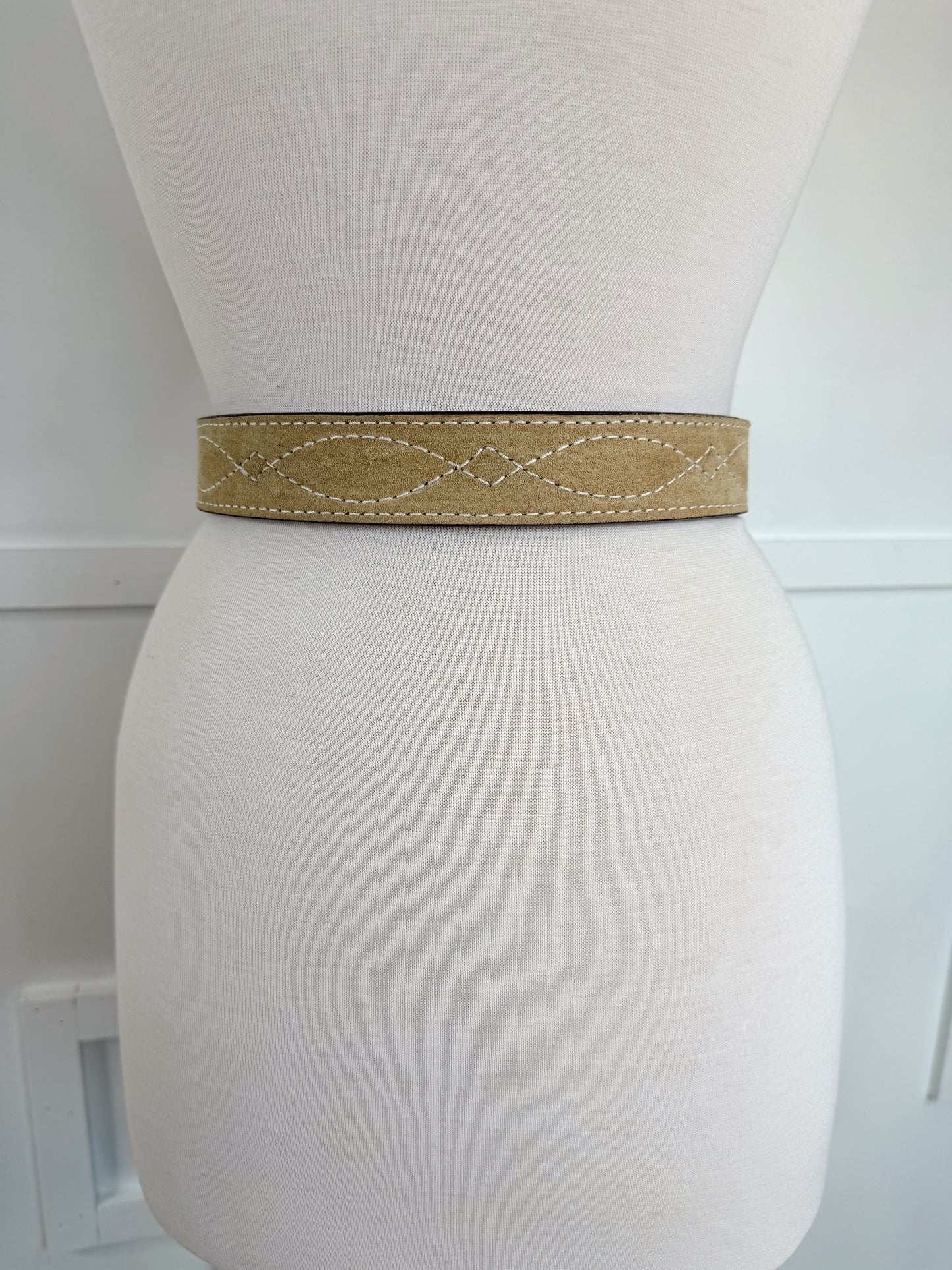 The Gunslinger Belt in Sand