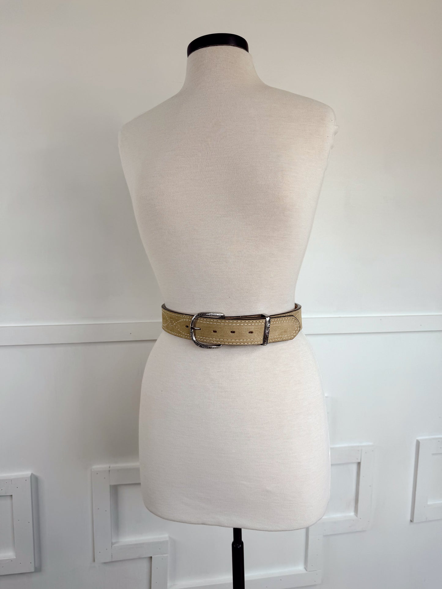 The Gunslinger Belt in Sand