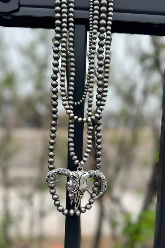 WILD AND WESTERN SKULL NECKLACE