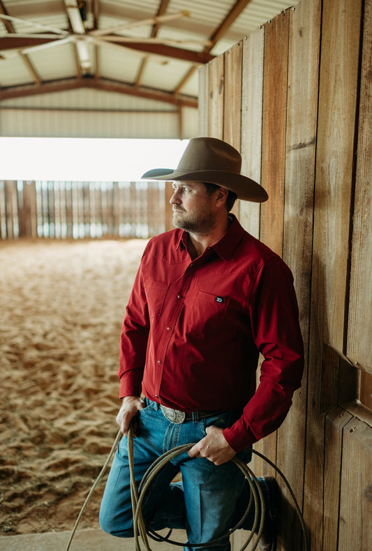 BURGUNDY MEN'S BREEZE PERFORMANCE SHIRT