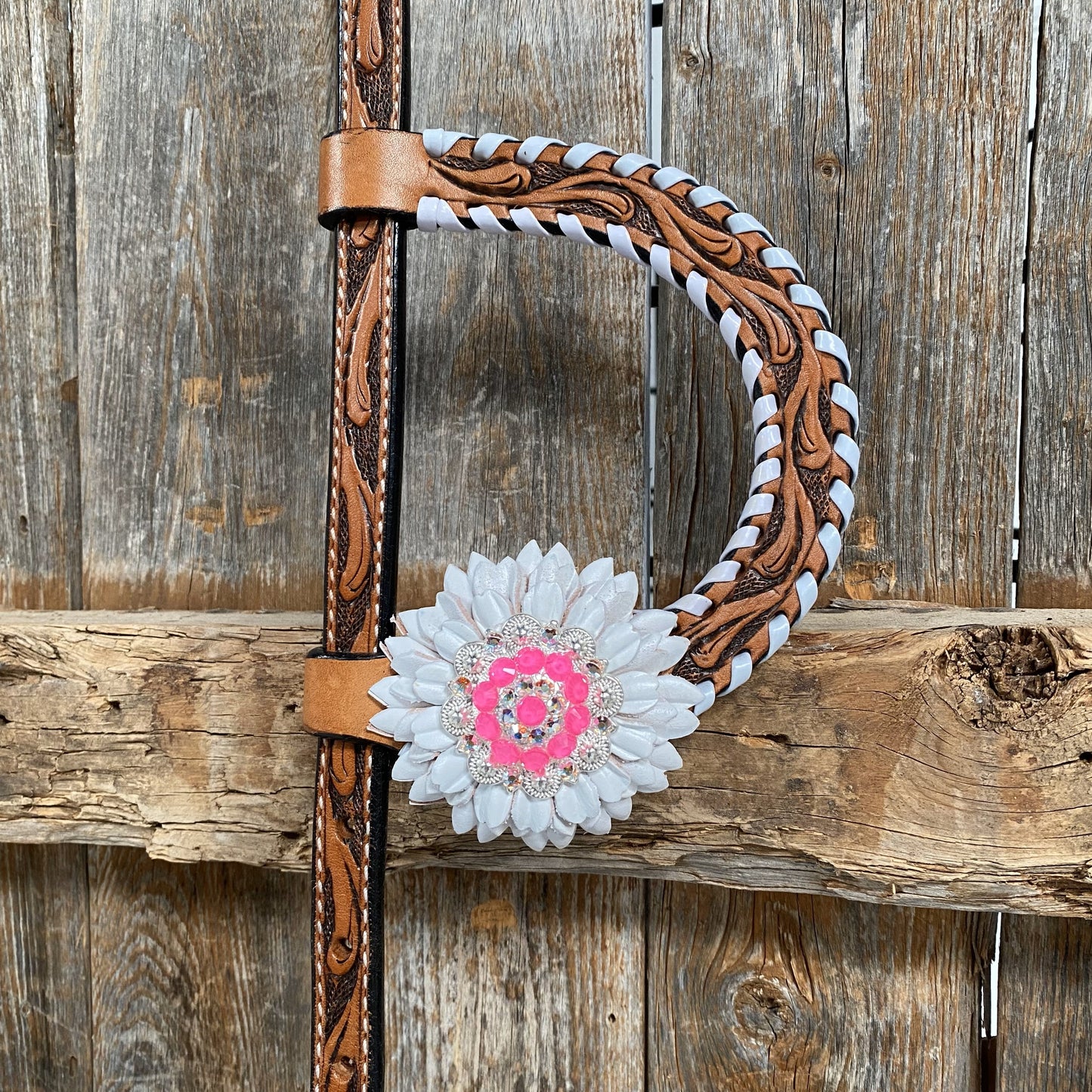 Light Oil Whipstitch Neon and White One Ear/ Breastcollar Tack Set #OEBC561