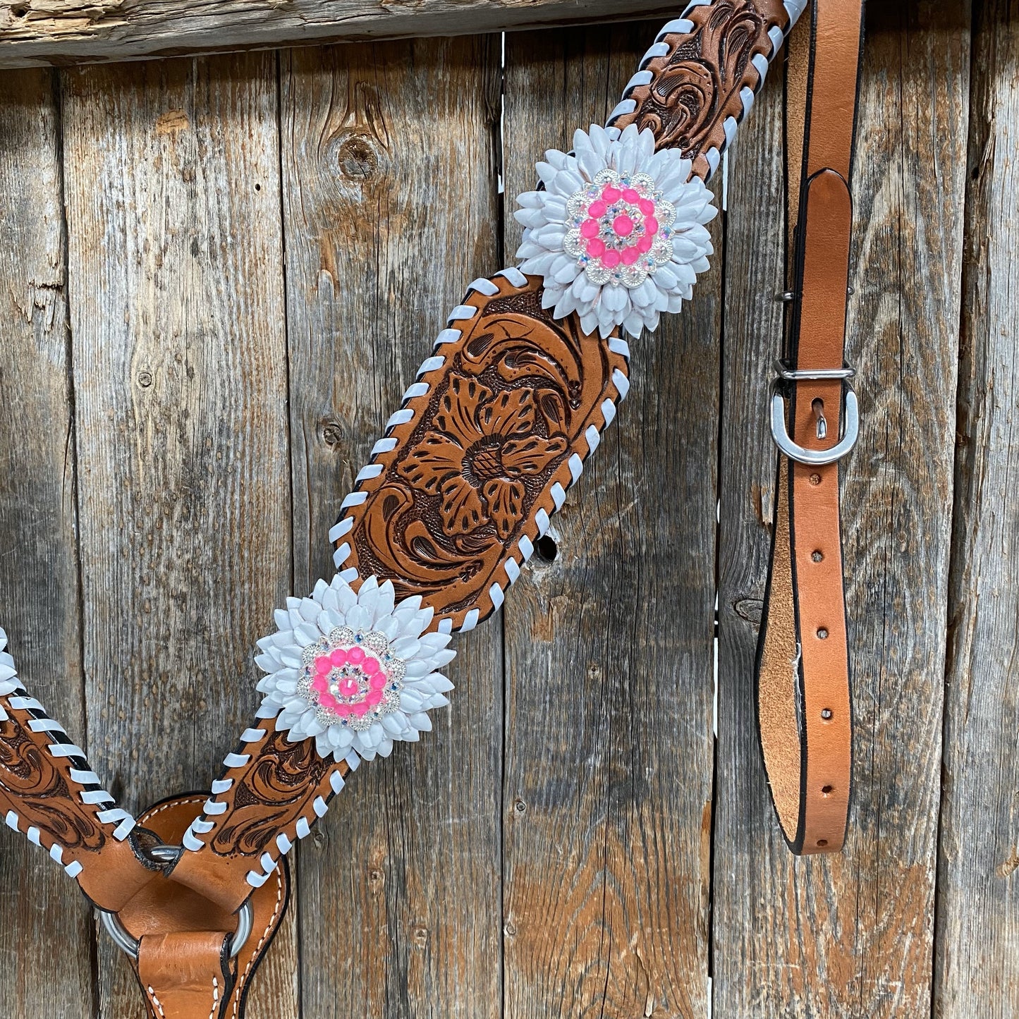 Light Oil Whipstitch Neon and White One Ear/ Breastcollar Tack Set #OEBC561