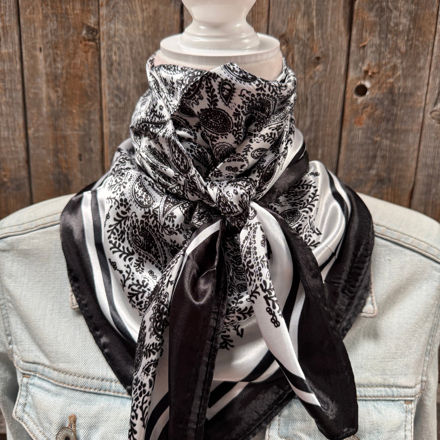 35X35"  Black and White Paisley Wild Rag / Scarf WR3408X