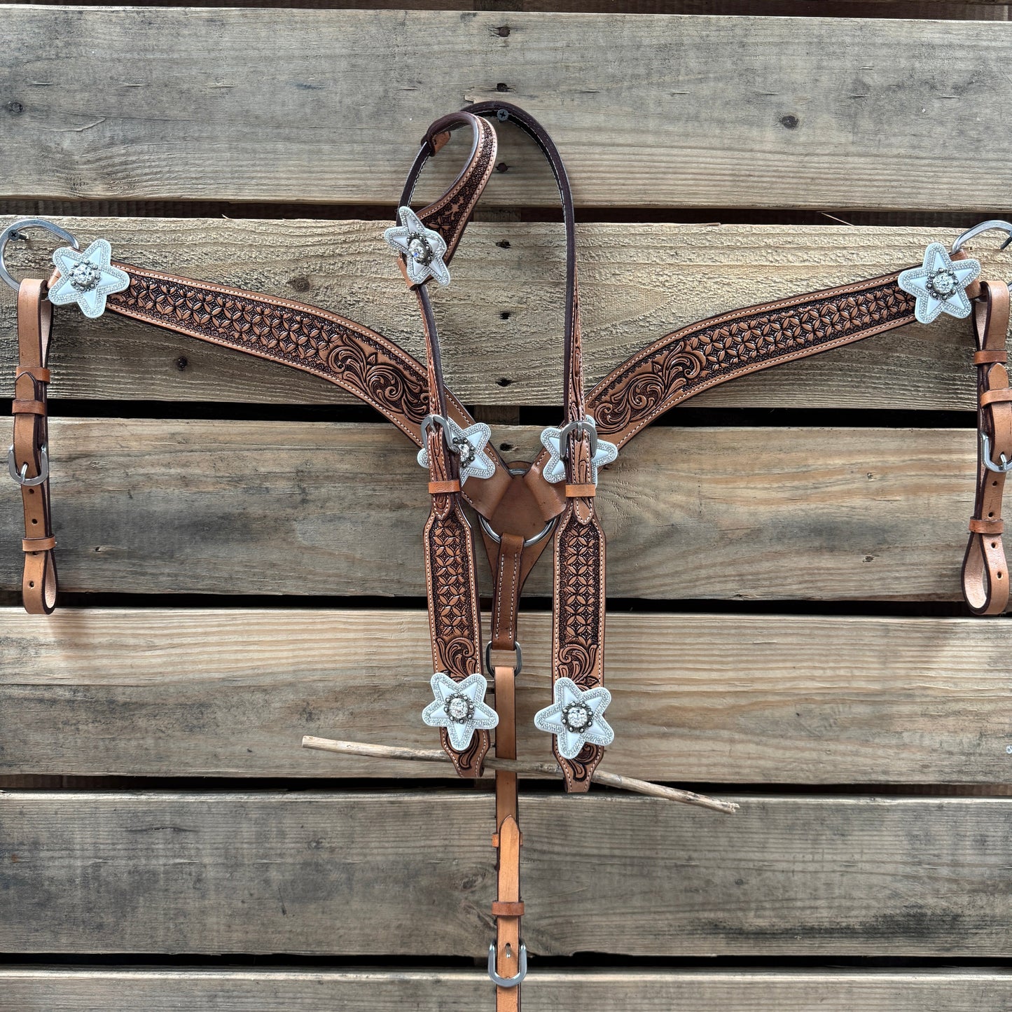 Light Oil Honeycomb Clear and Stars One Ear / Breastcollar Tack Set #OEBC657