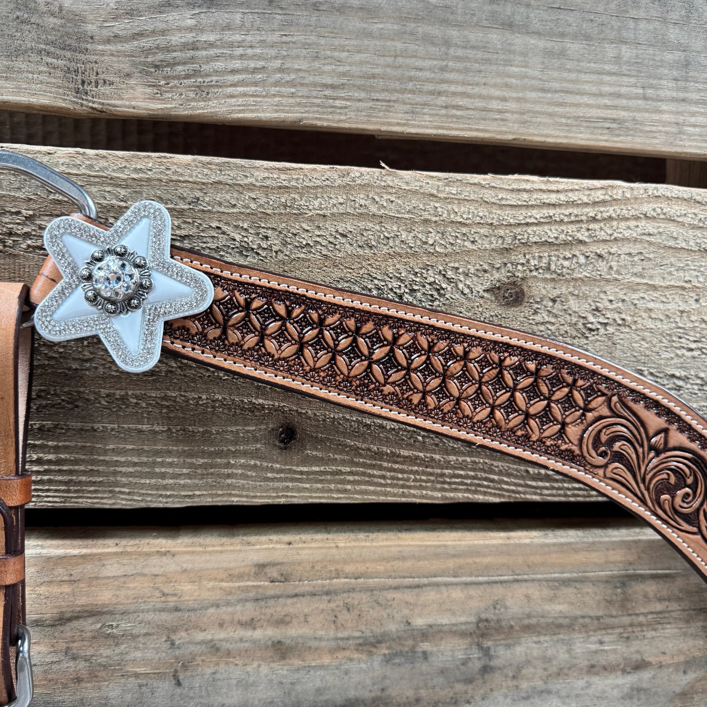 Light Oil Honeycomb Clear and Stars One Ear / Breastcollar Tack Set #OEBC657
