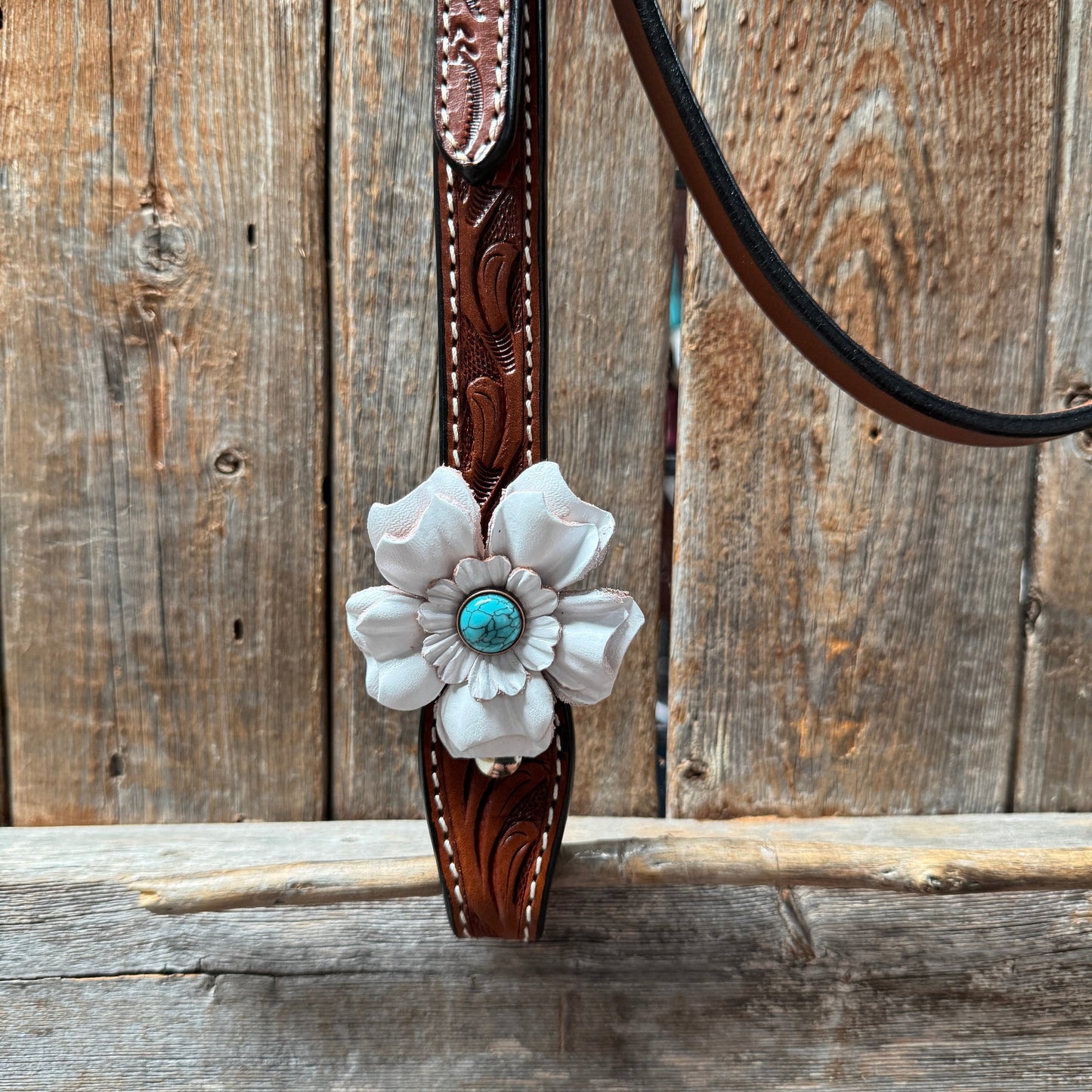 Draft Medium Oil Floral White and Turquoise V-Browband #BB133D