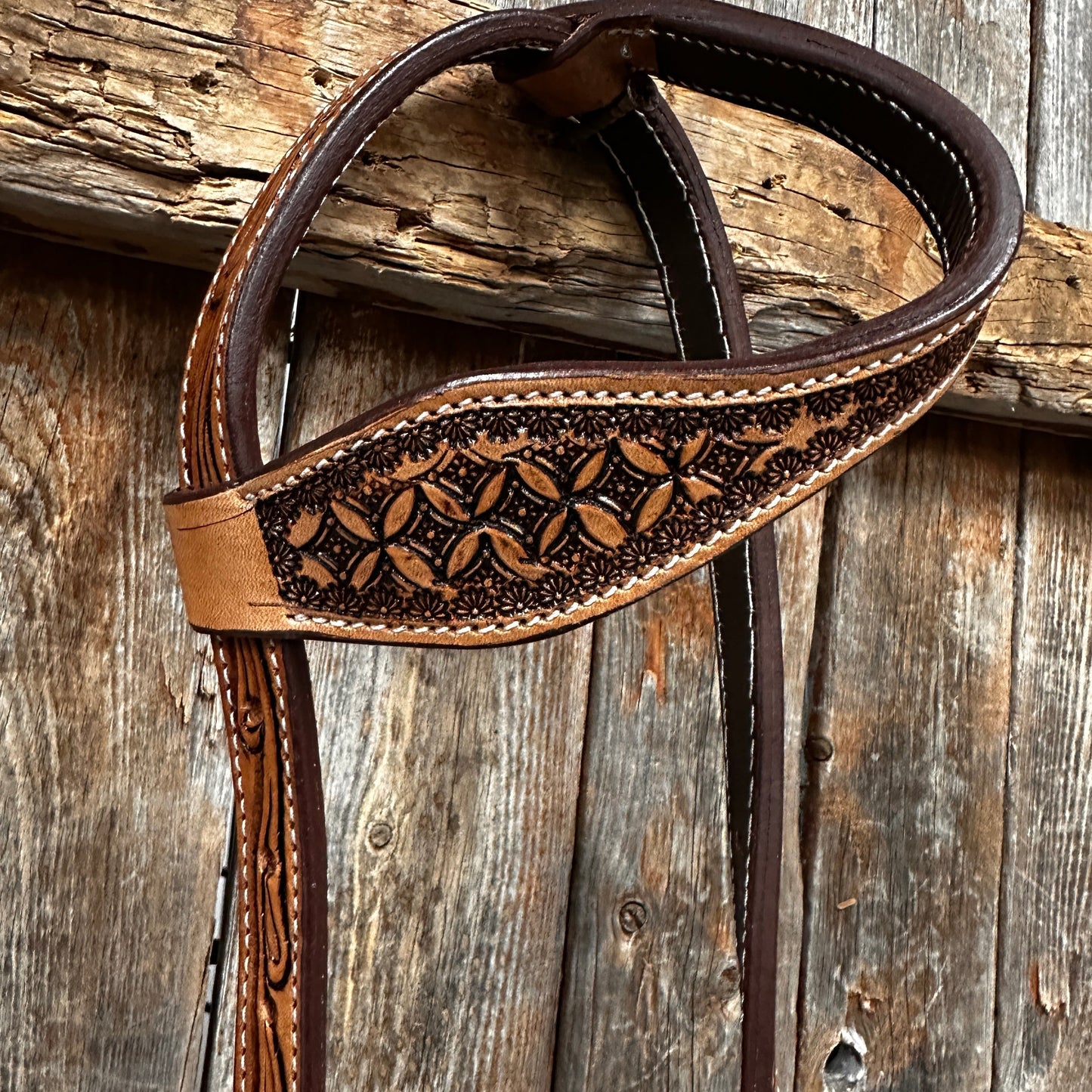 Light Oil Honeycomb One Ear/Breastcollar Tack Set